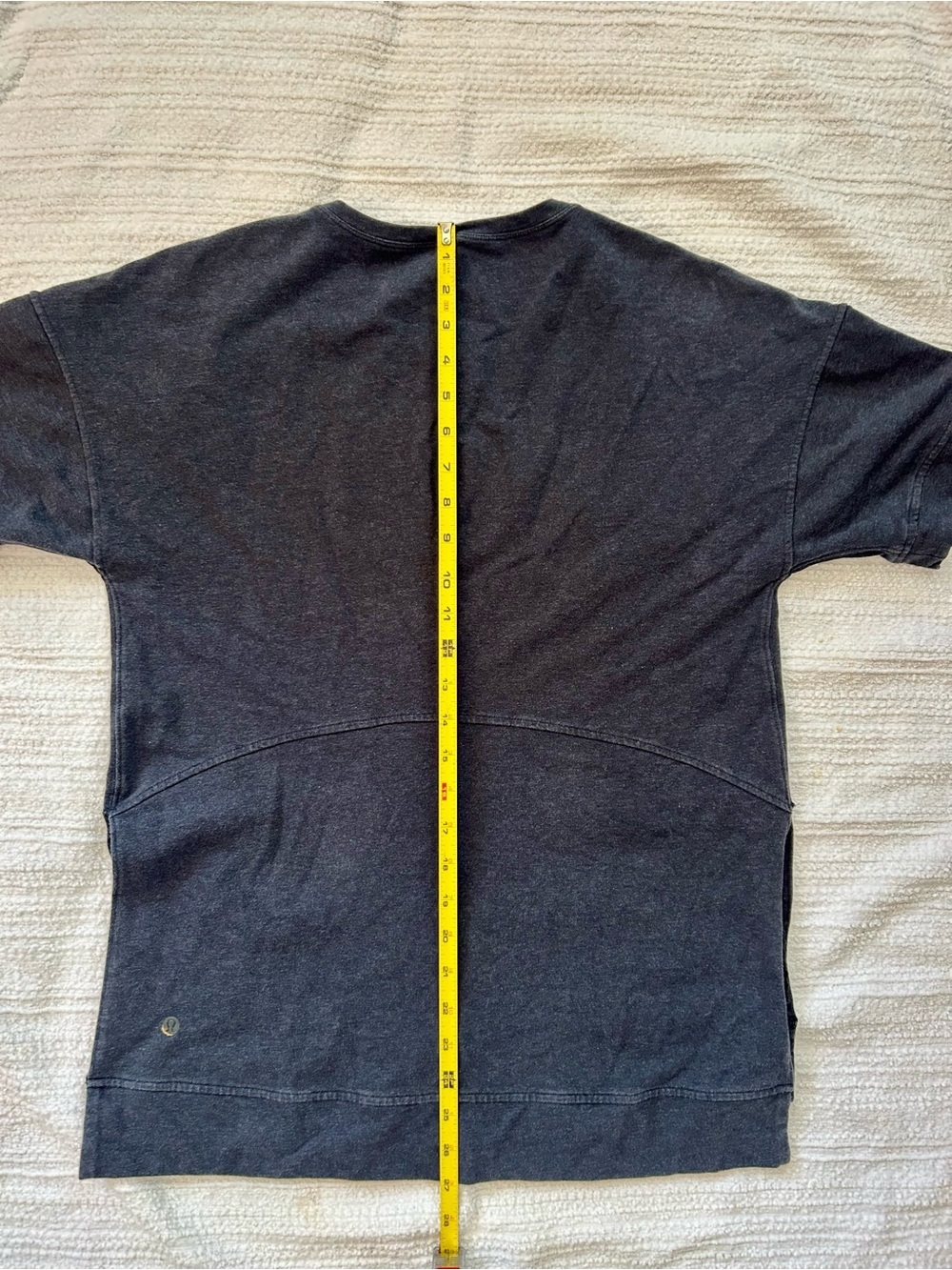 lululemon athletica Men’s Short Sleeve Tee in Heathered Naval - Picture 12 of 12